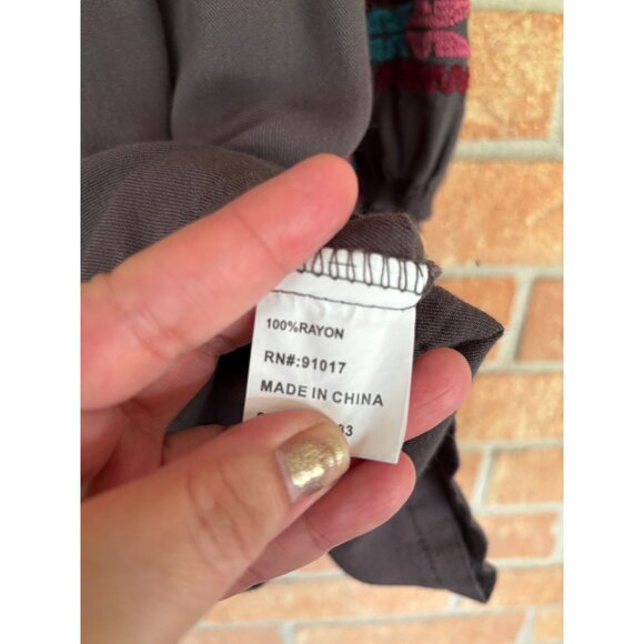 Bohemian Style Gray Tunic Dress With Embroidered Floral Details & Balloon Sleeve - Picture 9 of 10